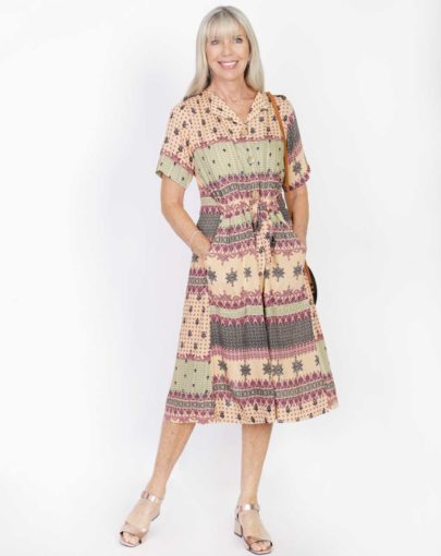 robe-adaptée-scarlett-printemps-ete-2020-FR02041-212-brown-mannequin